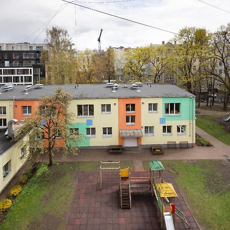 Brivibas Yard Apartment With Parking In City Center Riga Extérieur photo