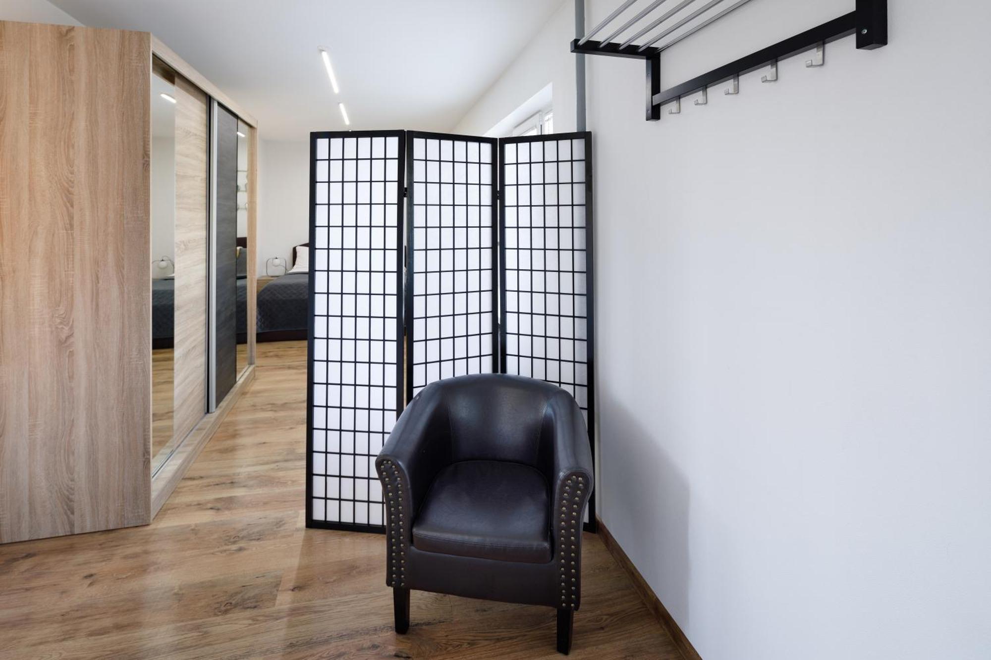 Brivibas Yard Apartment With Parking In City Center Riga Extérieur photo