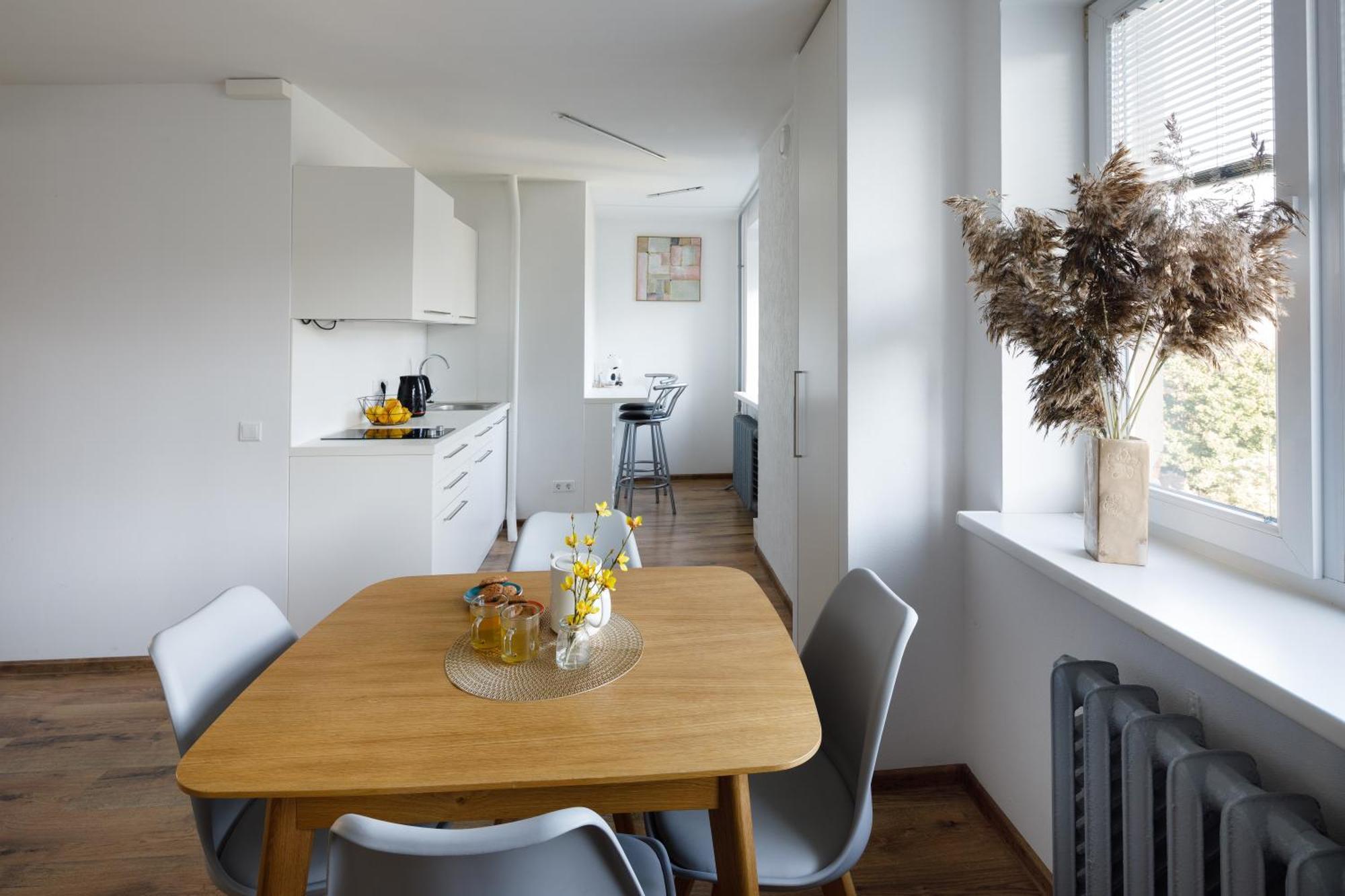 Brivibas Yard Apartment With Parking In City Center Riga Extérieur photo